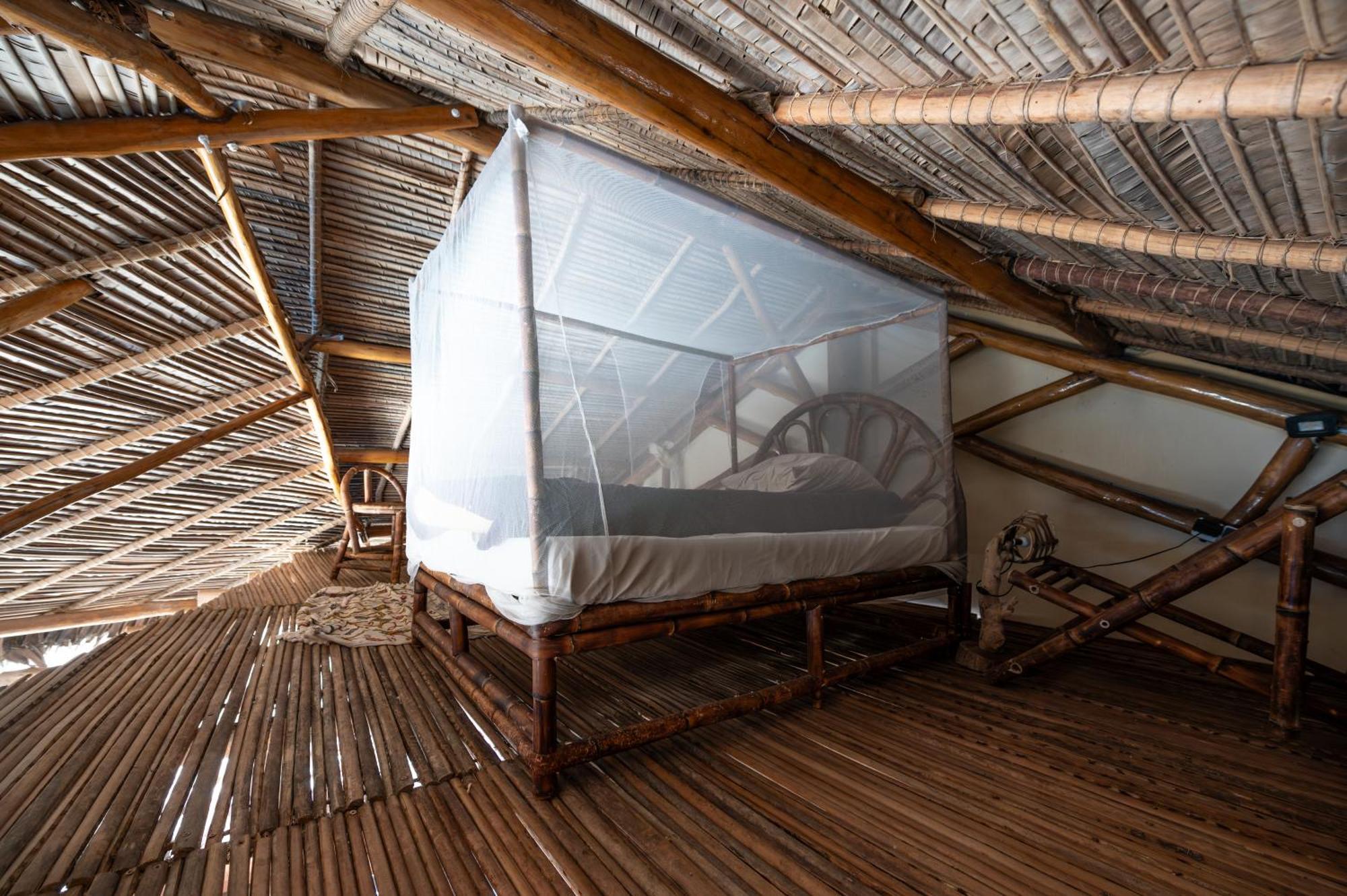 Shambala Madagascar: Beachfront Lodge And Adventures Ambolobozo Extérieur photo