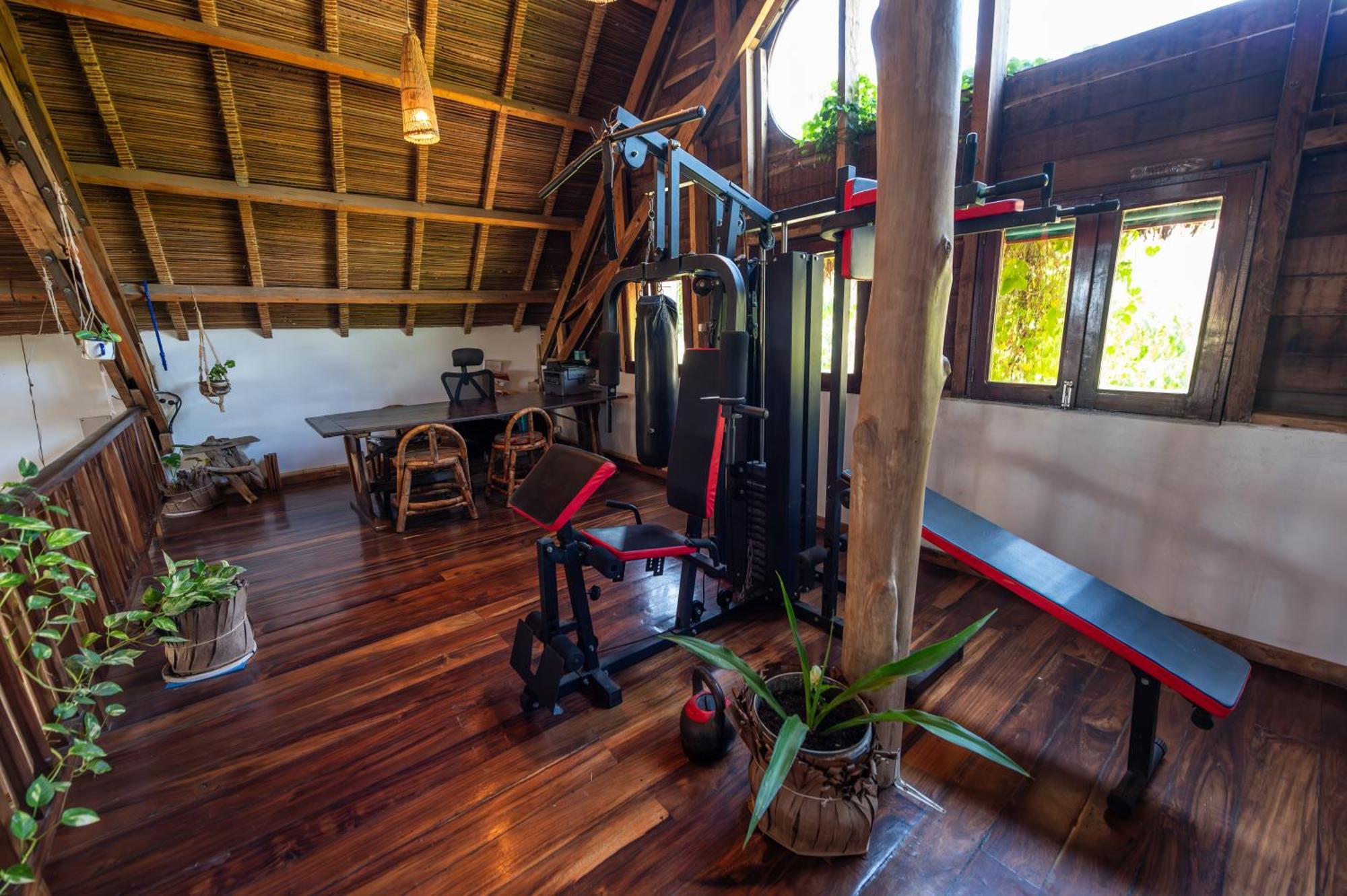 Shambala Madagascar: Beachfront Lodge And Adventures Ambolobozo Extérieur photo